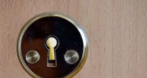 abrir cerradura antigua sin llave