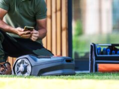 Activar un robot cortacésped el domingo por la tarde: lo que la ley permite y lo que puede salir caro activar robot cortacésped tarde
